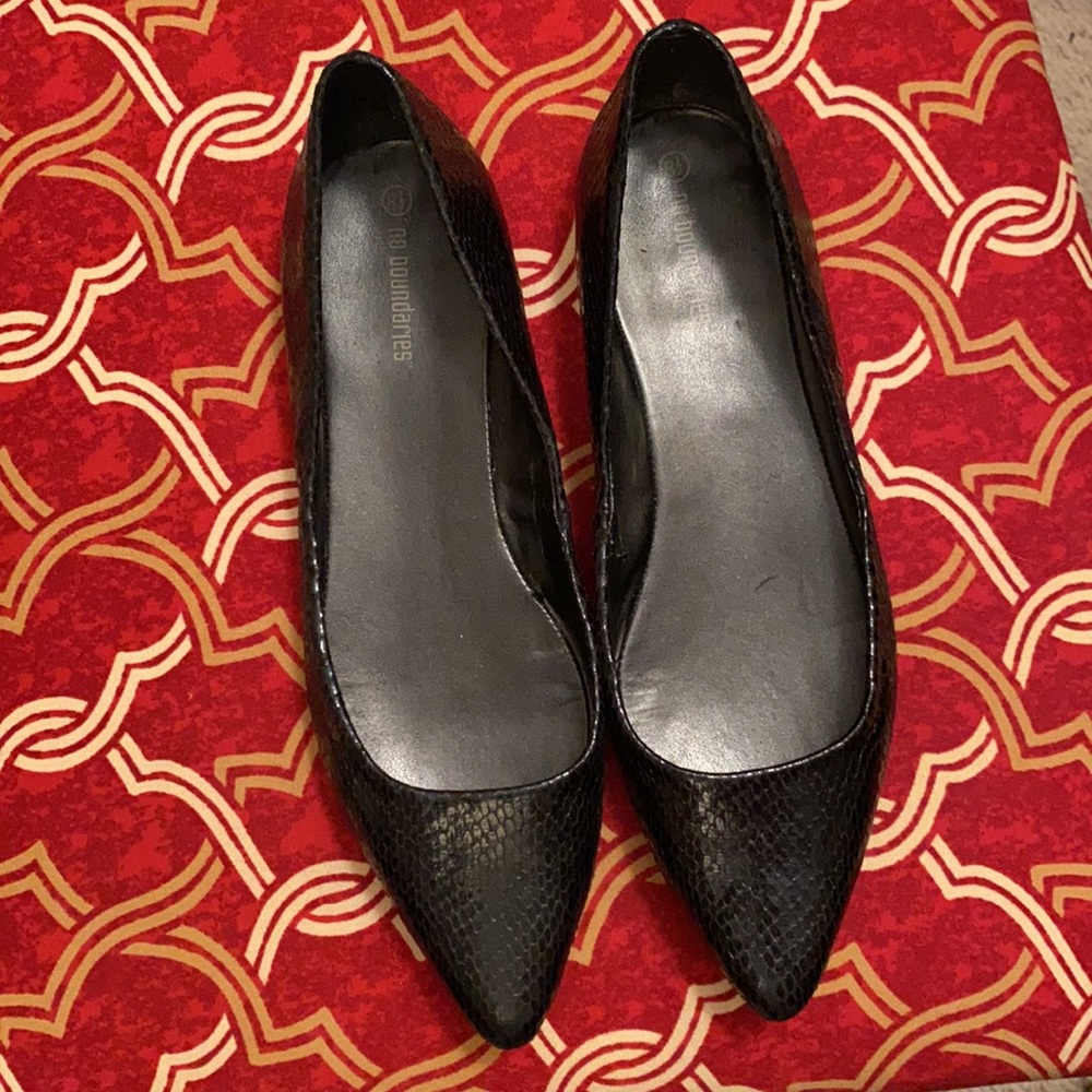 Shoes - Picture 3 of 9